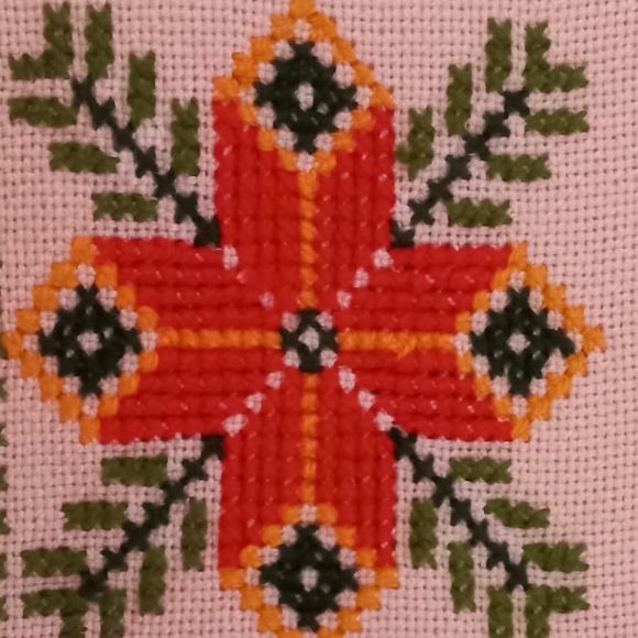 Table runner - Picture 2 of 2